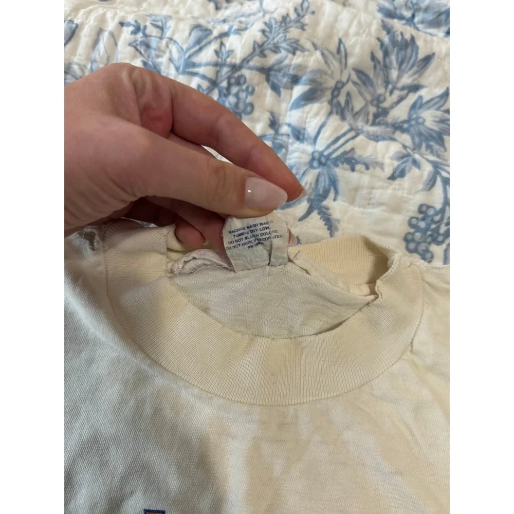 Vintage 1988 Levis Menswear Mervyns Spring Sale T-Shirt White Medium Distressed